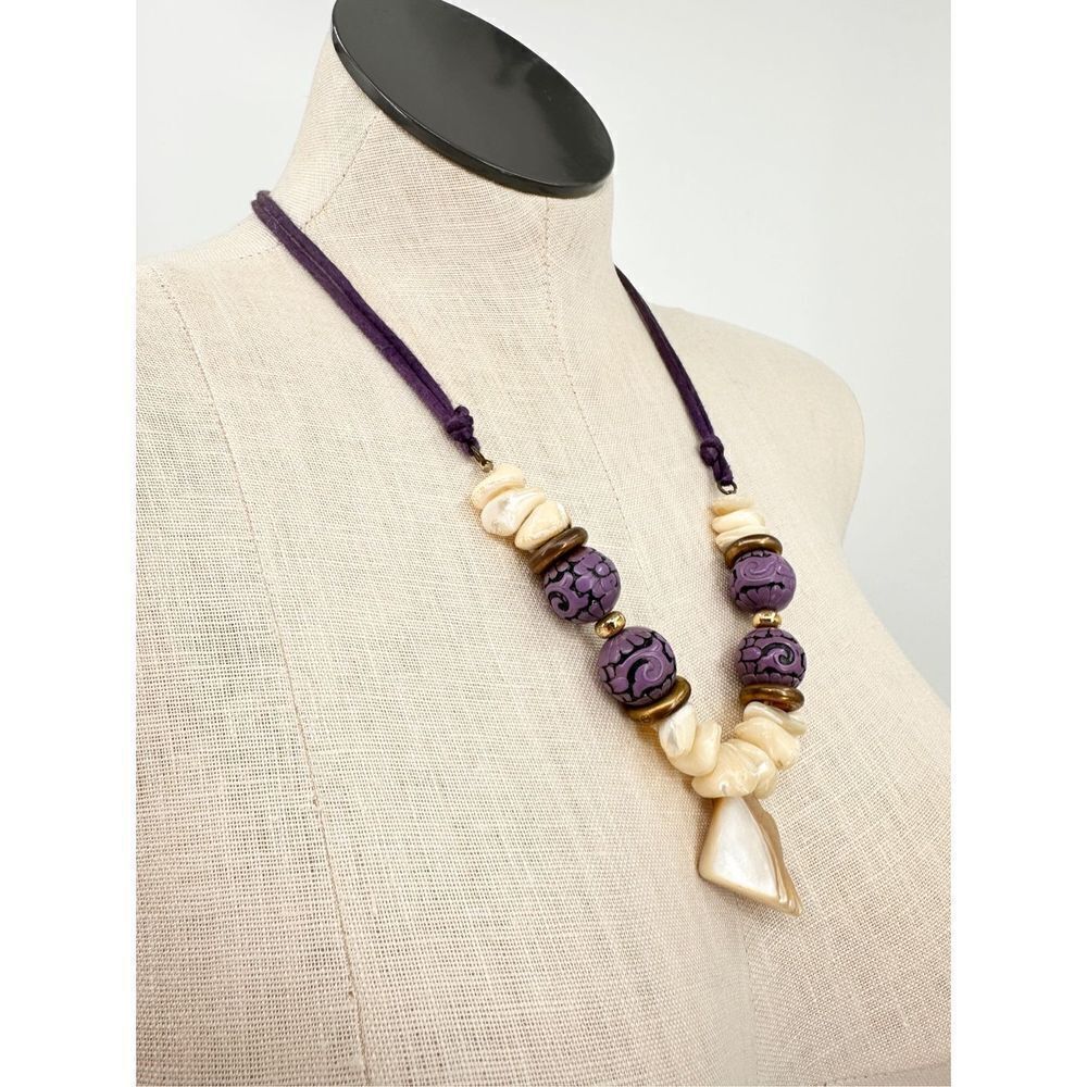 Vintage Beaded Stone Pendant Necklace Purple White Pearl Tone 26” Suede Cord Bar
